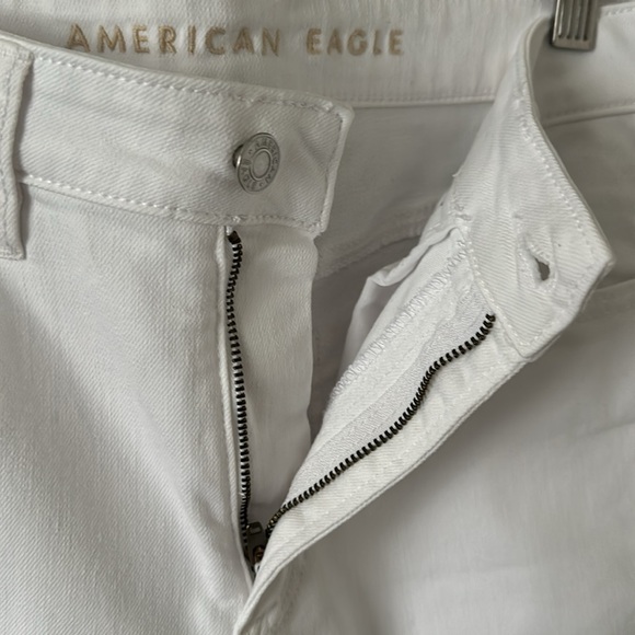 American Eagle Super High Waisted White Jeans with Distressed Hem - Picture 6 of 13